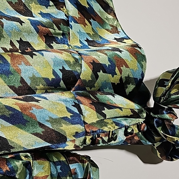 KAELYN-MAX-11, Beautiful satin long sleeve blouse in size 2X nice colors Lovely - Picture 3 of 11